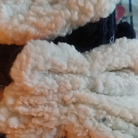 Slippers - Picture 2 of 4